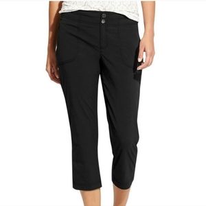 Athleta Trekkie Capri Pants In Black
